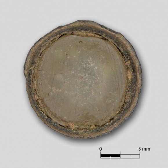 Gefasster Stein | Foto: Uwe Schroeder (© Landesamt für Archäologie Sachsen)