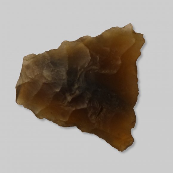 Pfeilspitze Feuerstein | Foto: Michael Schmahl (© Landesamt für Archäologie Sachsen)